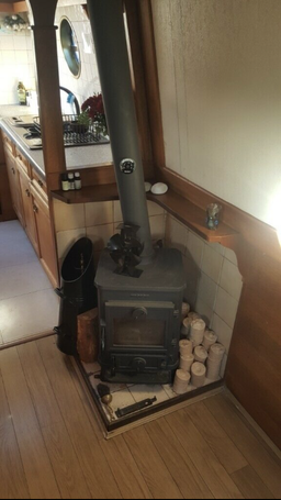 narrowboat Barking Mad wood burner